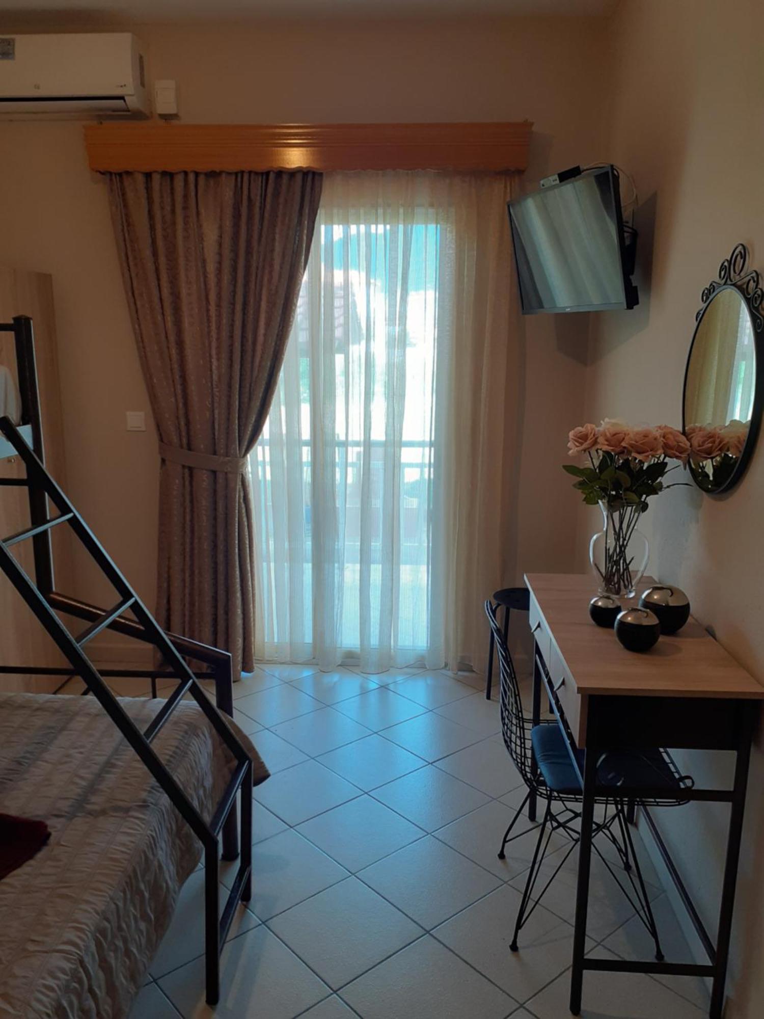 Chrysafis Apartments Vrasná Екстериор снимка